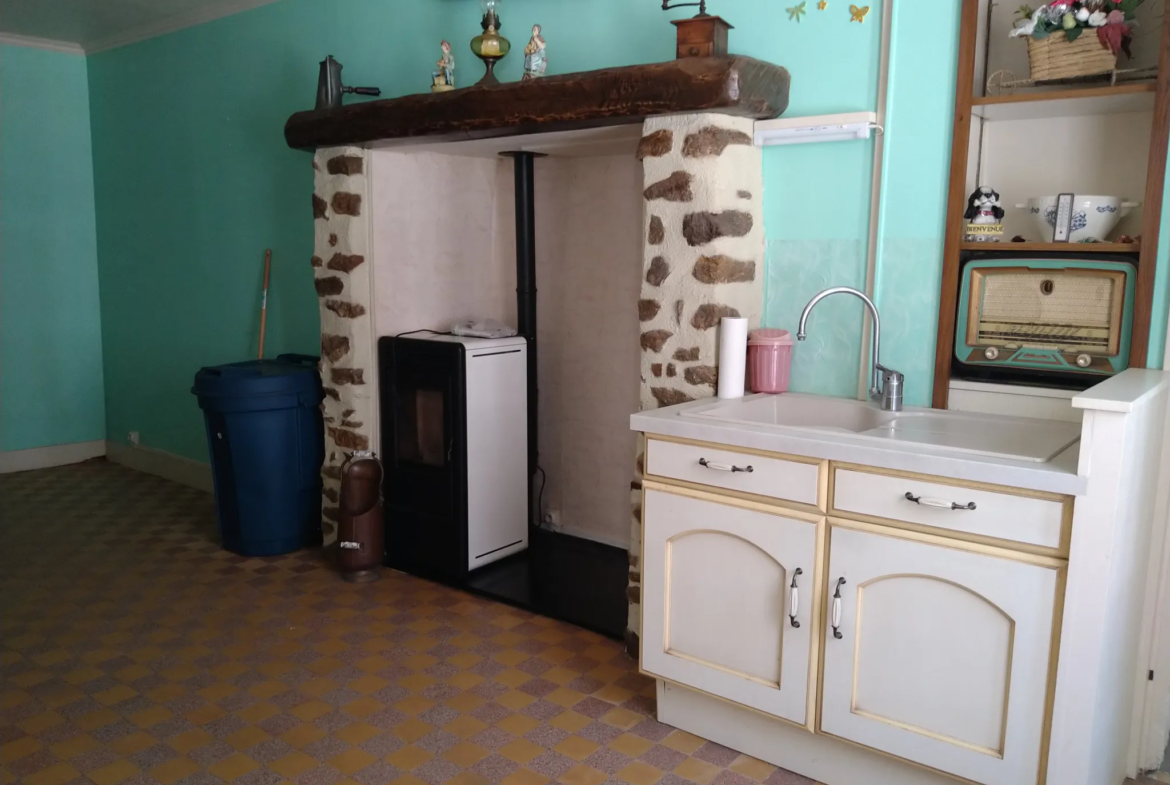 Maison de Bourg de 124 m2 à Pre en Pail à vendre 