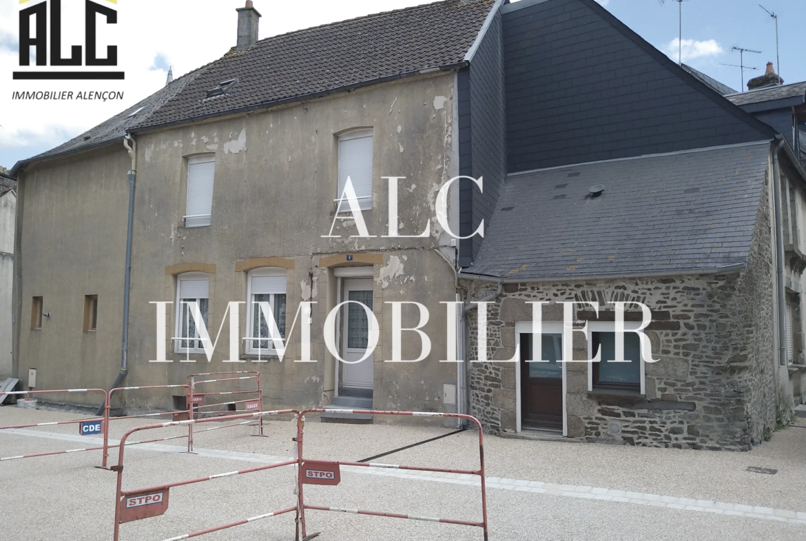 Maison de Bourg de 124 m2 à Pre en Pail à vendre 