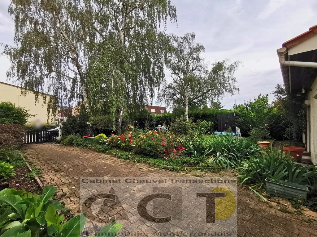 À acheter à Clermont-Ferrand (63) : Villa avec terrasse et jardin 