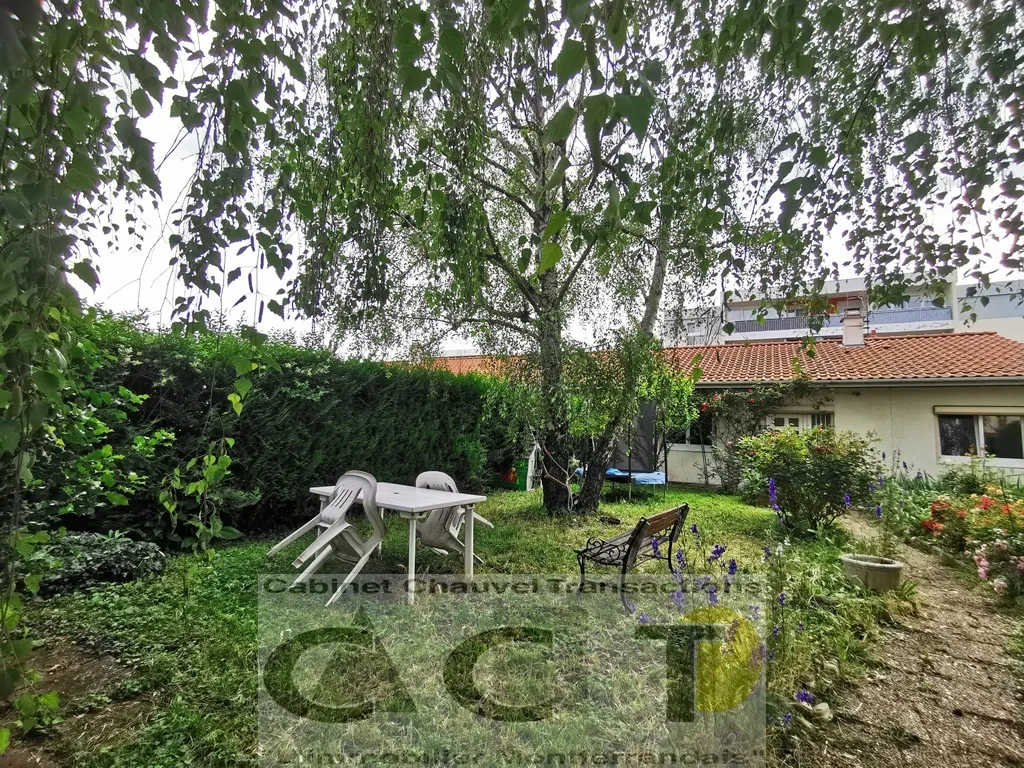 À acheter à Clermont-Ferrand (63) : Villa avec terrasse et jardin 