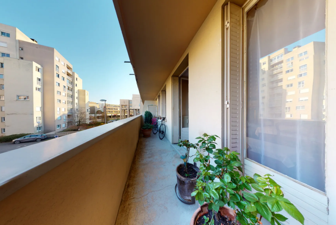 Appartement T3 lumineux à vendre à Dijon avec balcon et garage 