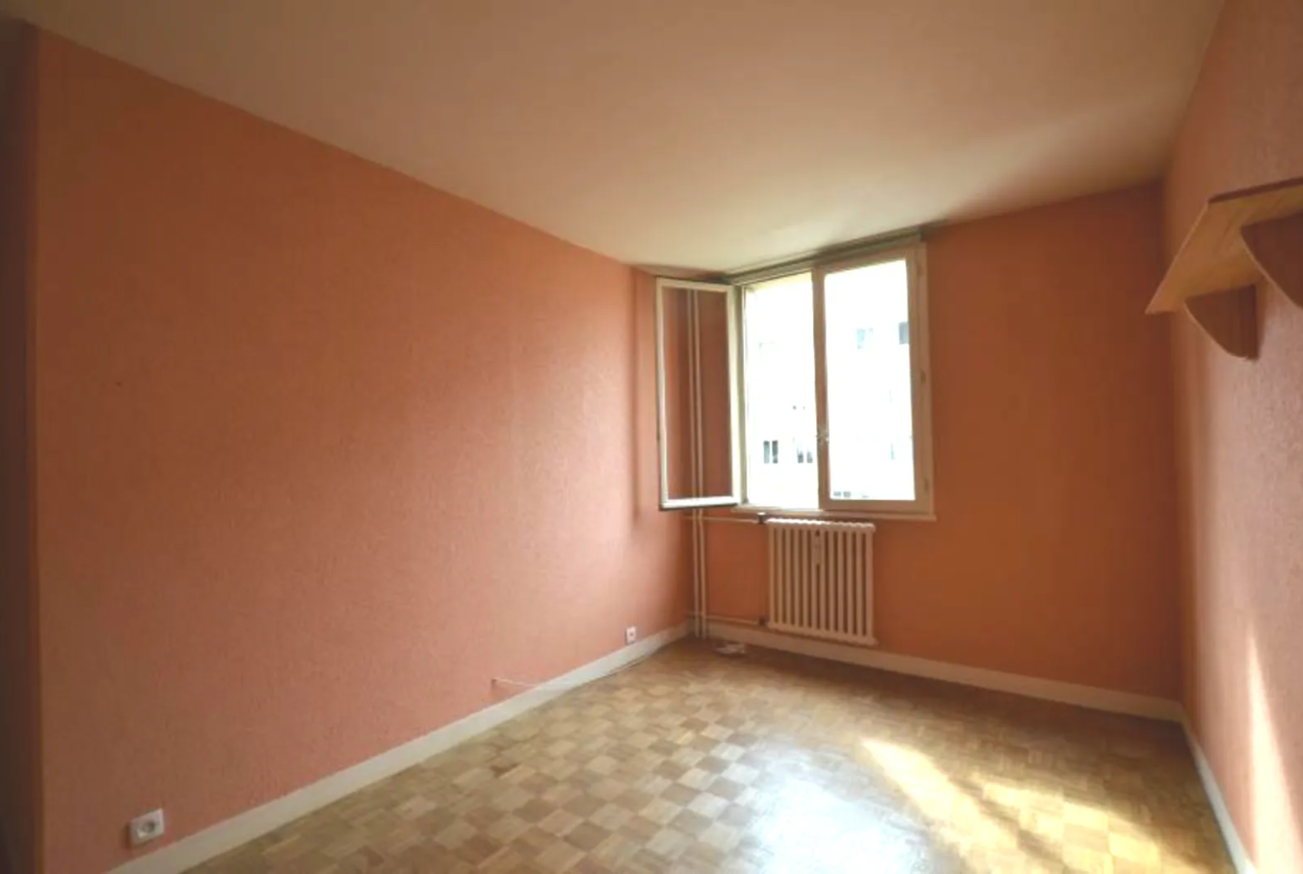 Appartement T3 lumineux à vendre à Dijon avec balcon et garage 