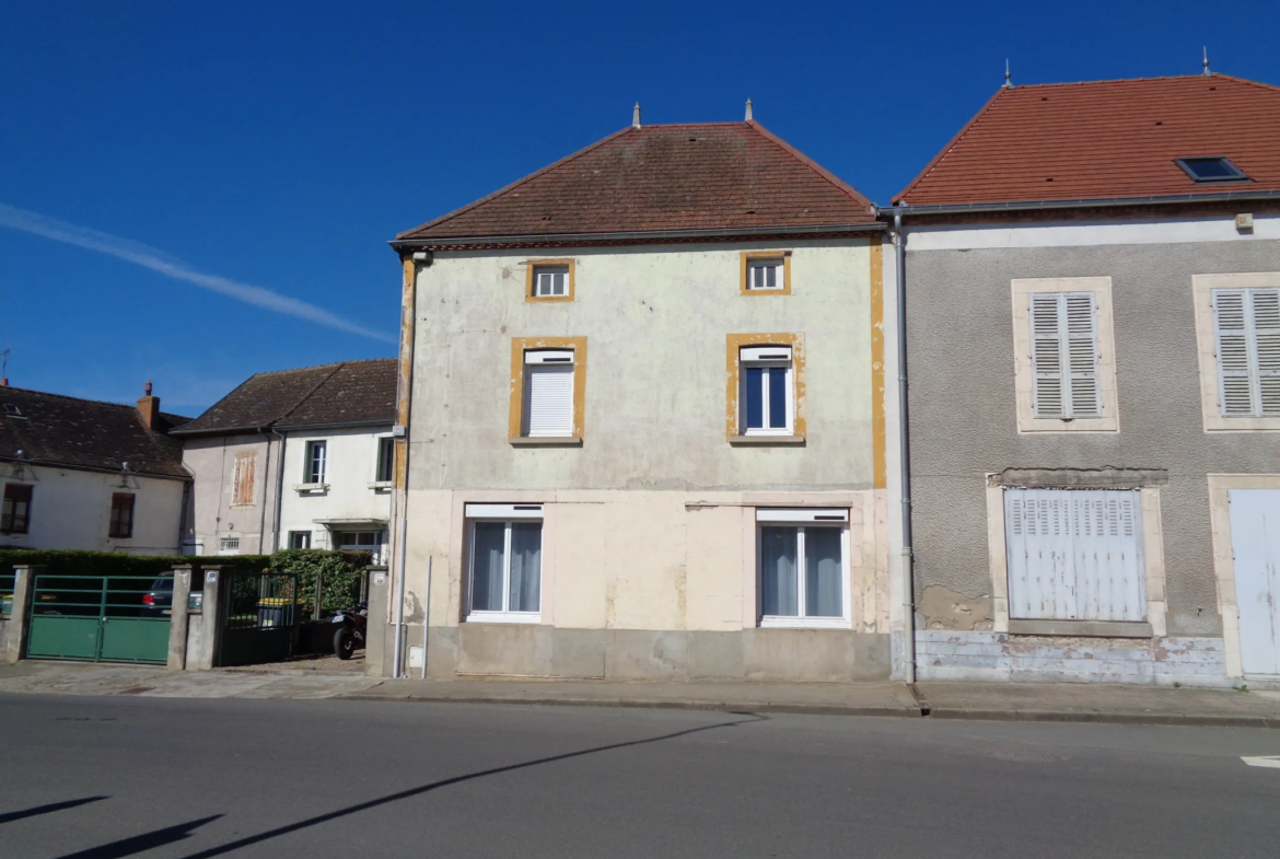 Maison d'habitation de 98 m2 à Etroussat, proche de Vichy 