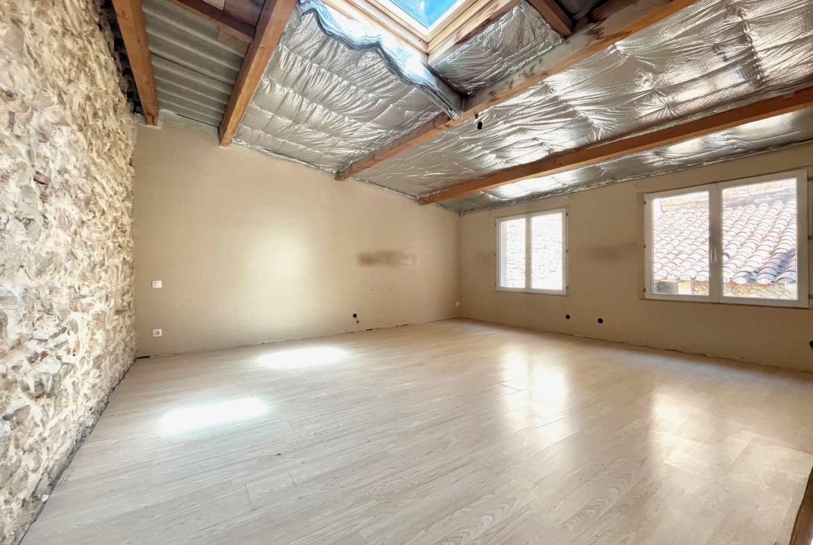 Appartement T2 en duplex avec cour privative à Nîmes 