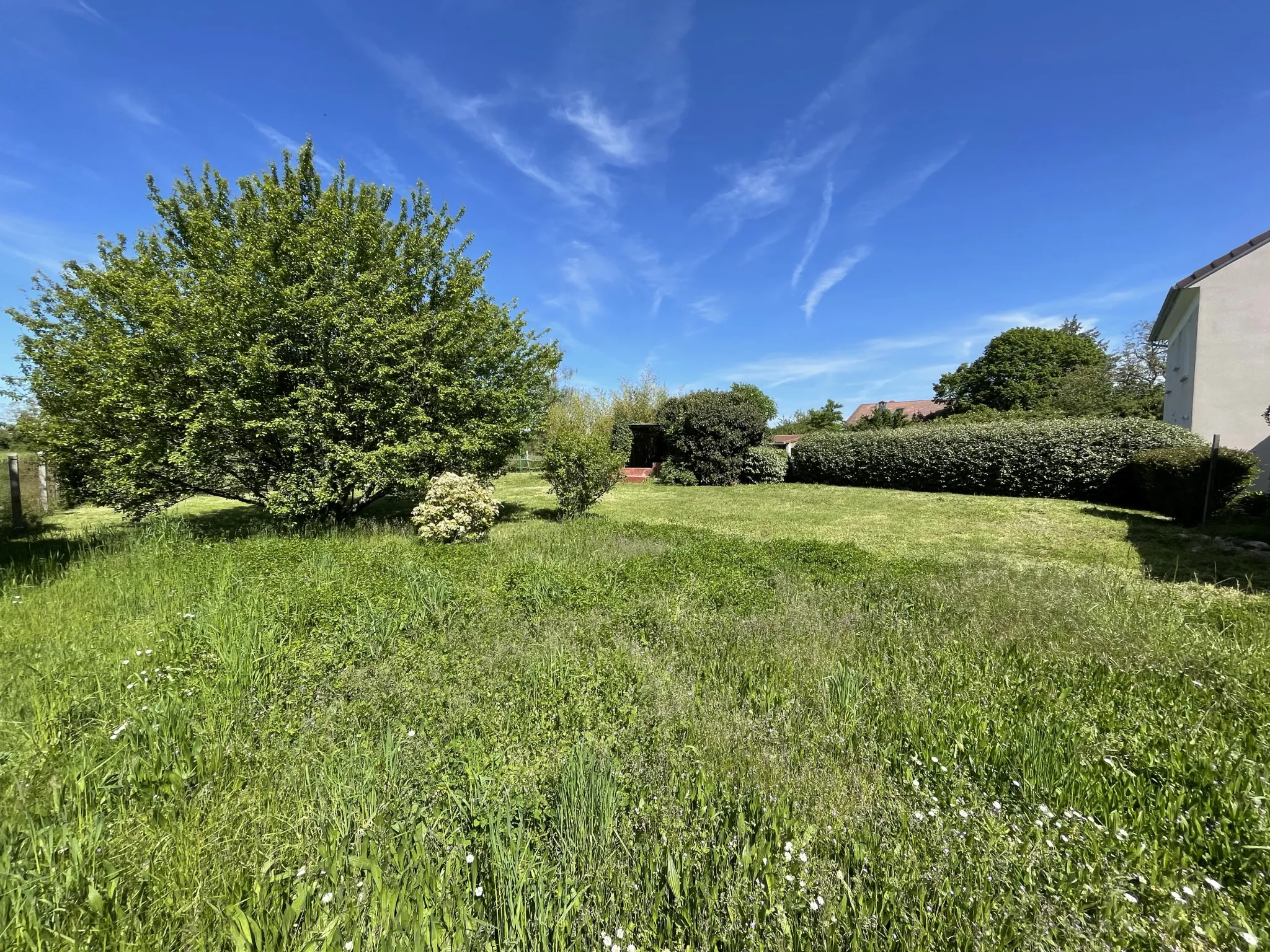 Maison longue avec 2 habitations à Bellerive-sur-Allier 