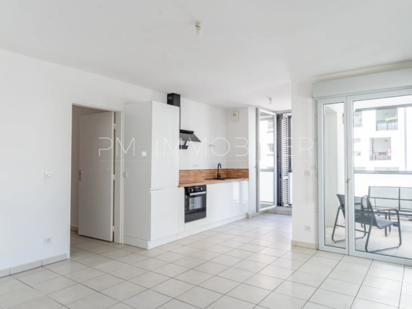 Appartement T3 à vendre avec terrasse à la Joliette, Marseille