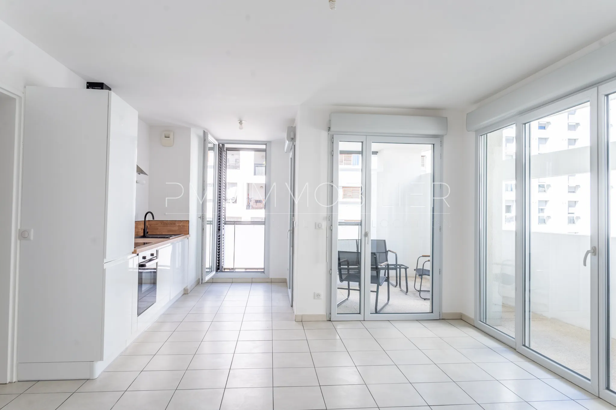 Appartement T3 à vendre avec terrasse à la Joliette, Marseille 