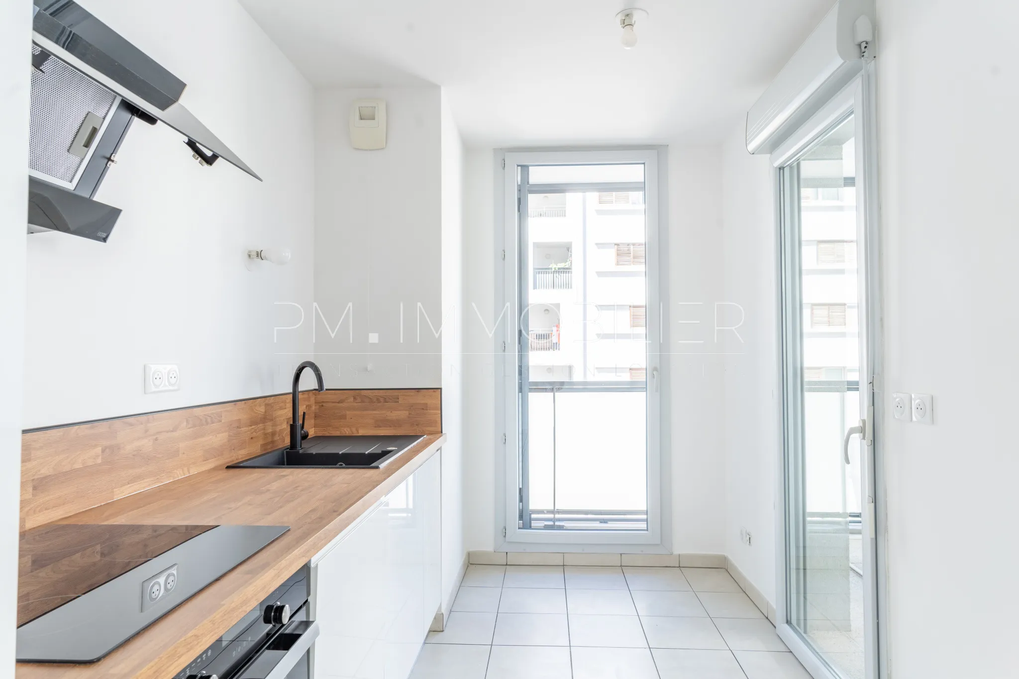 Appartement T3 à vendre avec terrasse à la Joliette, Marseille 