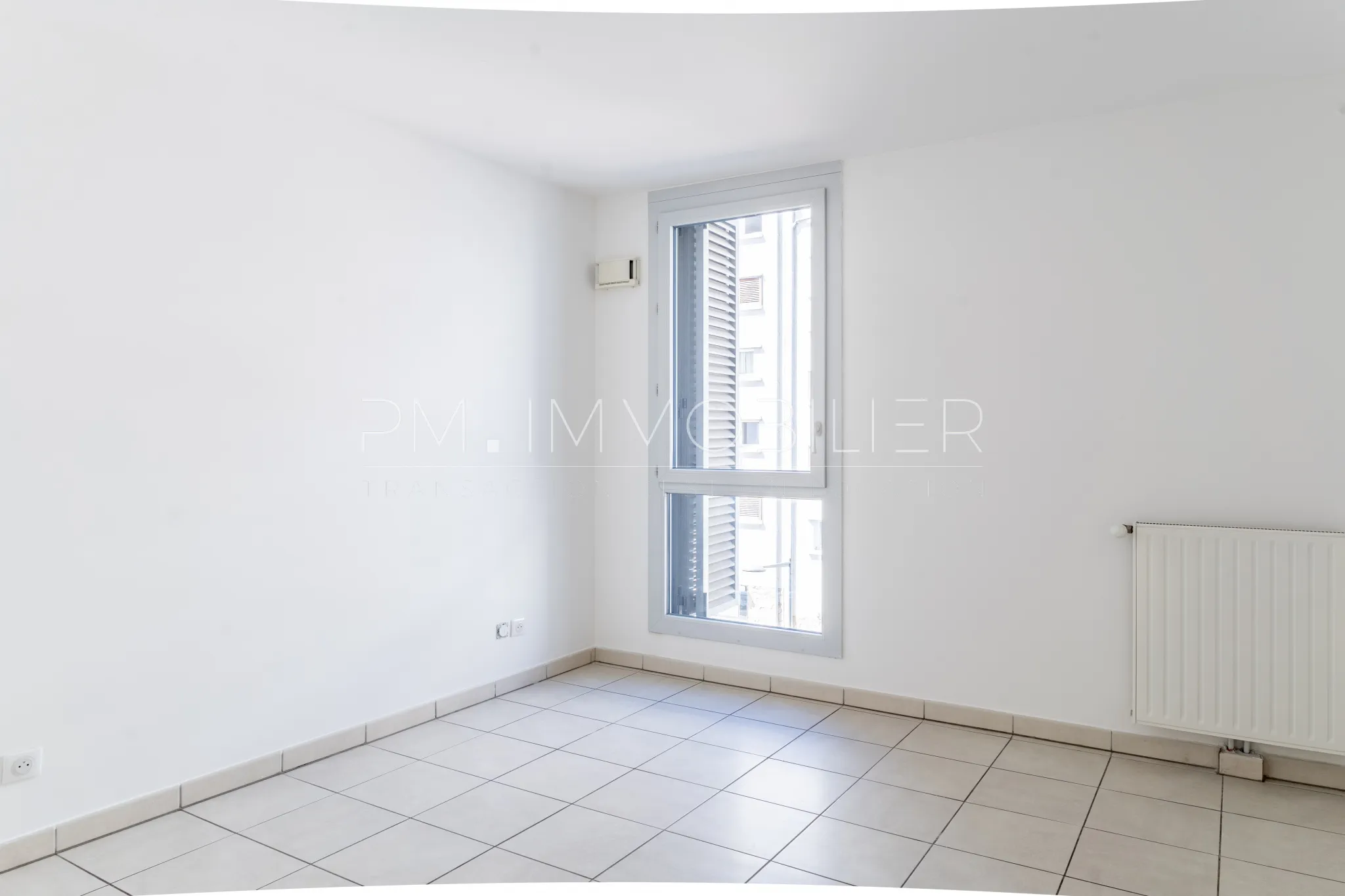 Appartement T3 à vendre avec terrasse à la Joliette, Marseille 