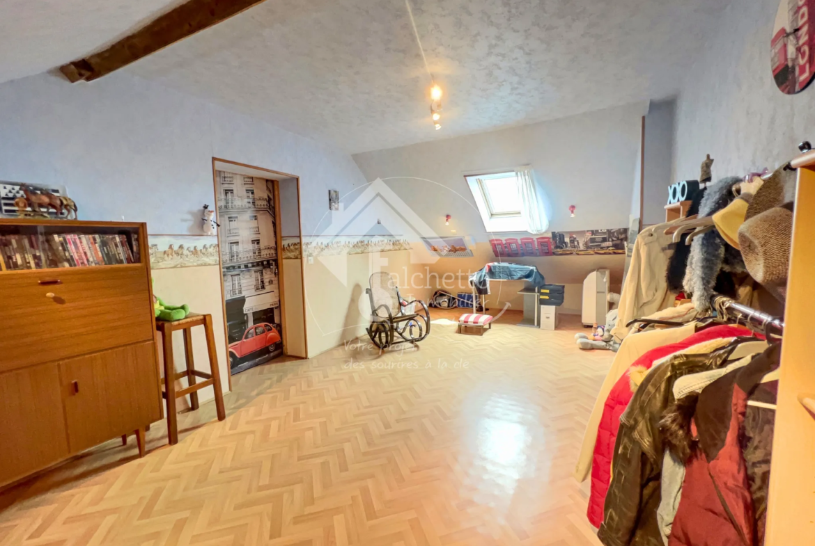 À vendre : Maison de 3 chambres à Sancoins sur 447 m² 