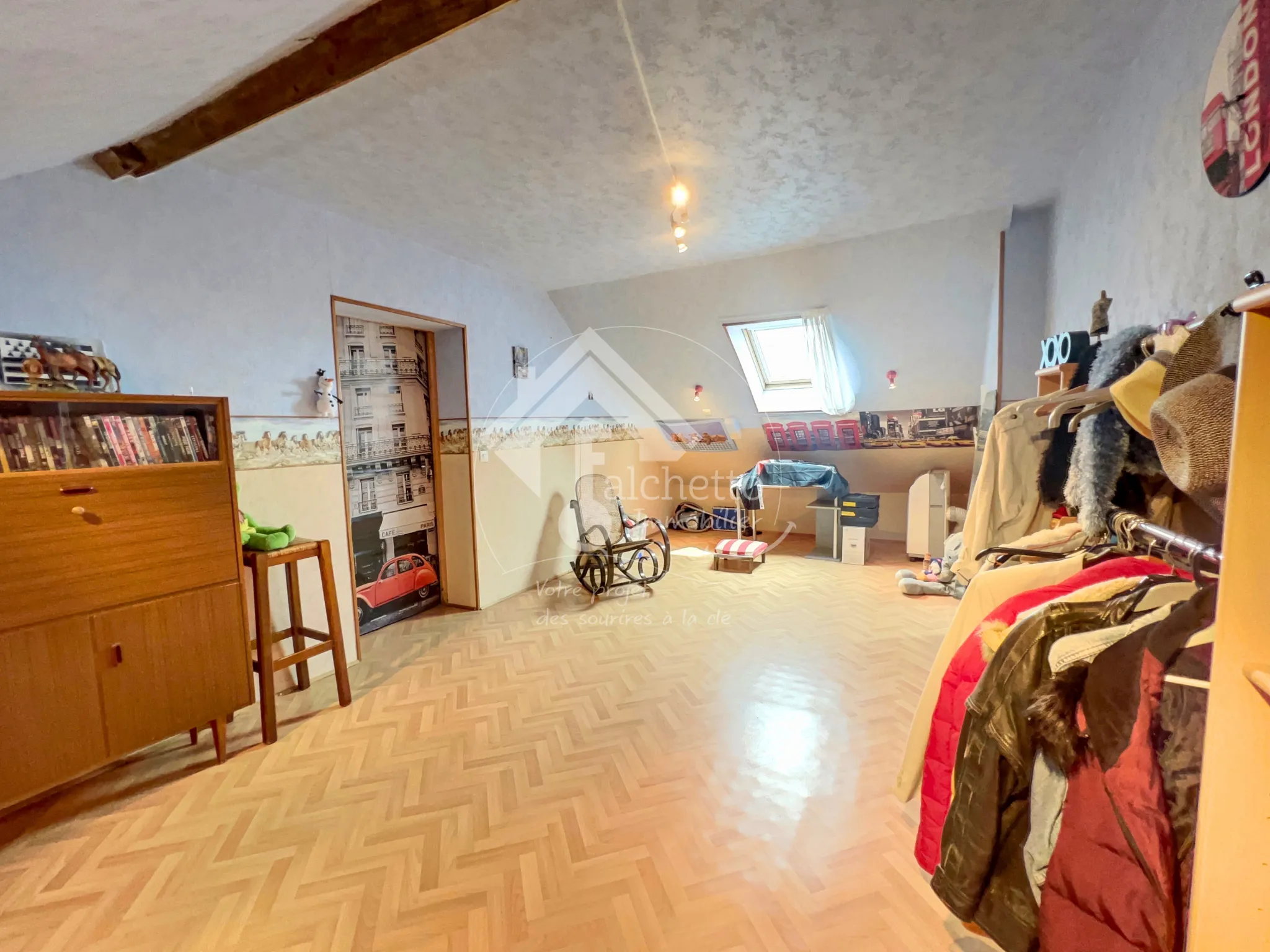 À vendre : Maison de 3 chambres à Sancoins sur 447 m² 