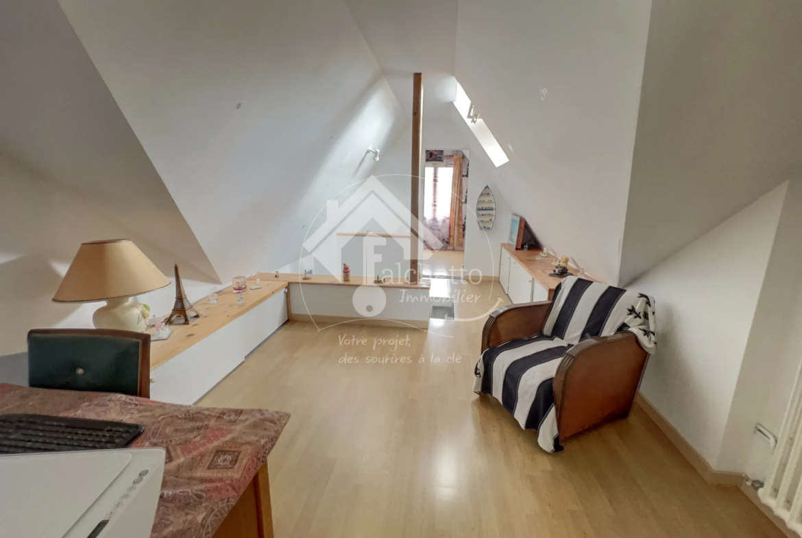 À vendre : Maison de 3 chambres à Sancoins sur 447 m² 