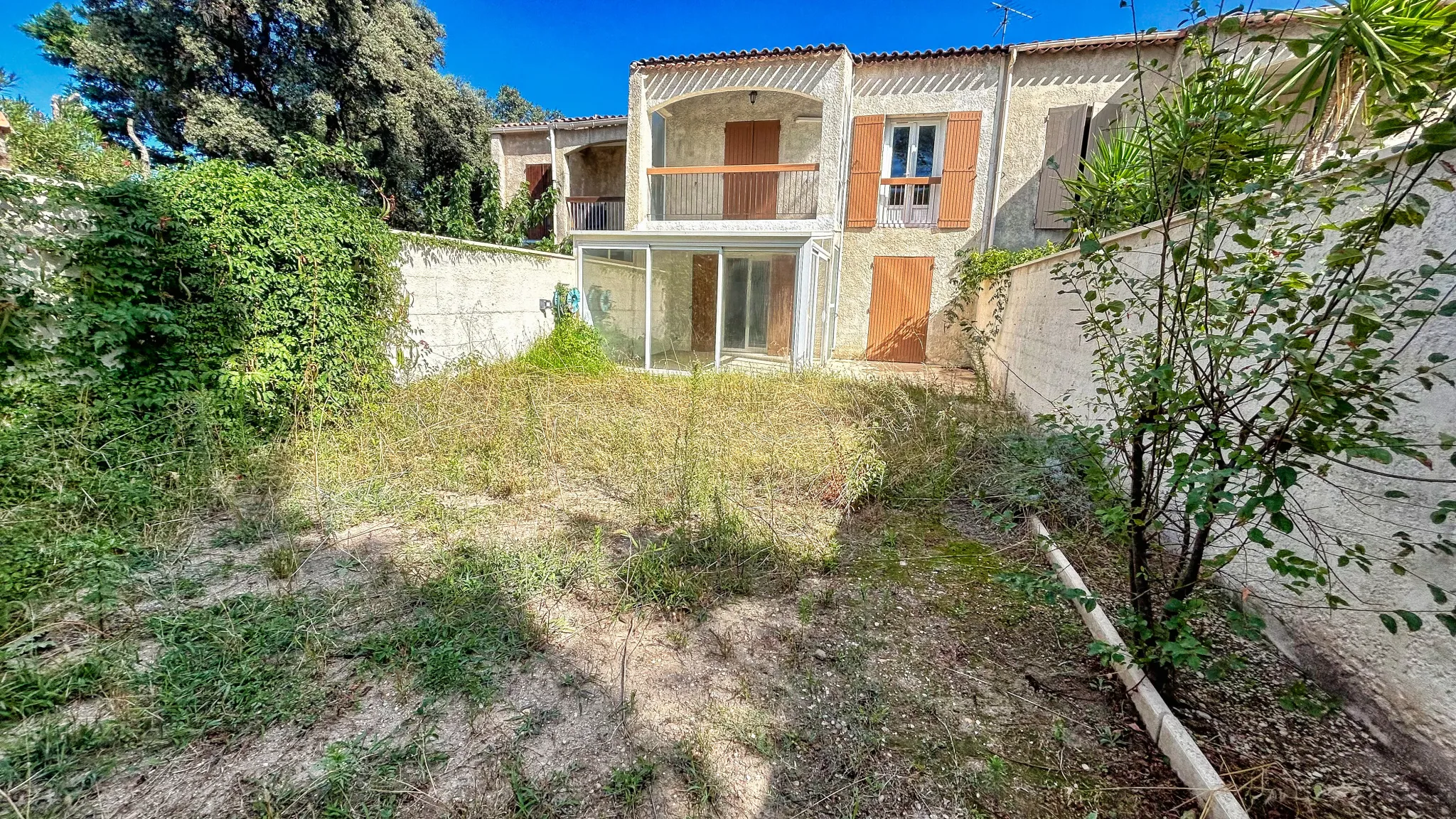 Maison F4 rénovée à Sorgues avec jardin et garage 