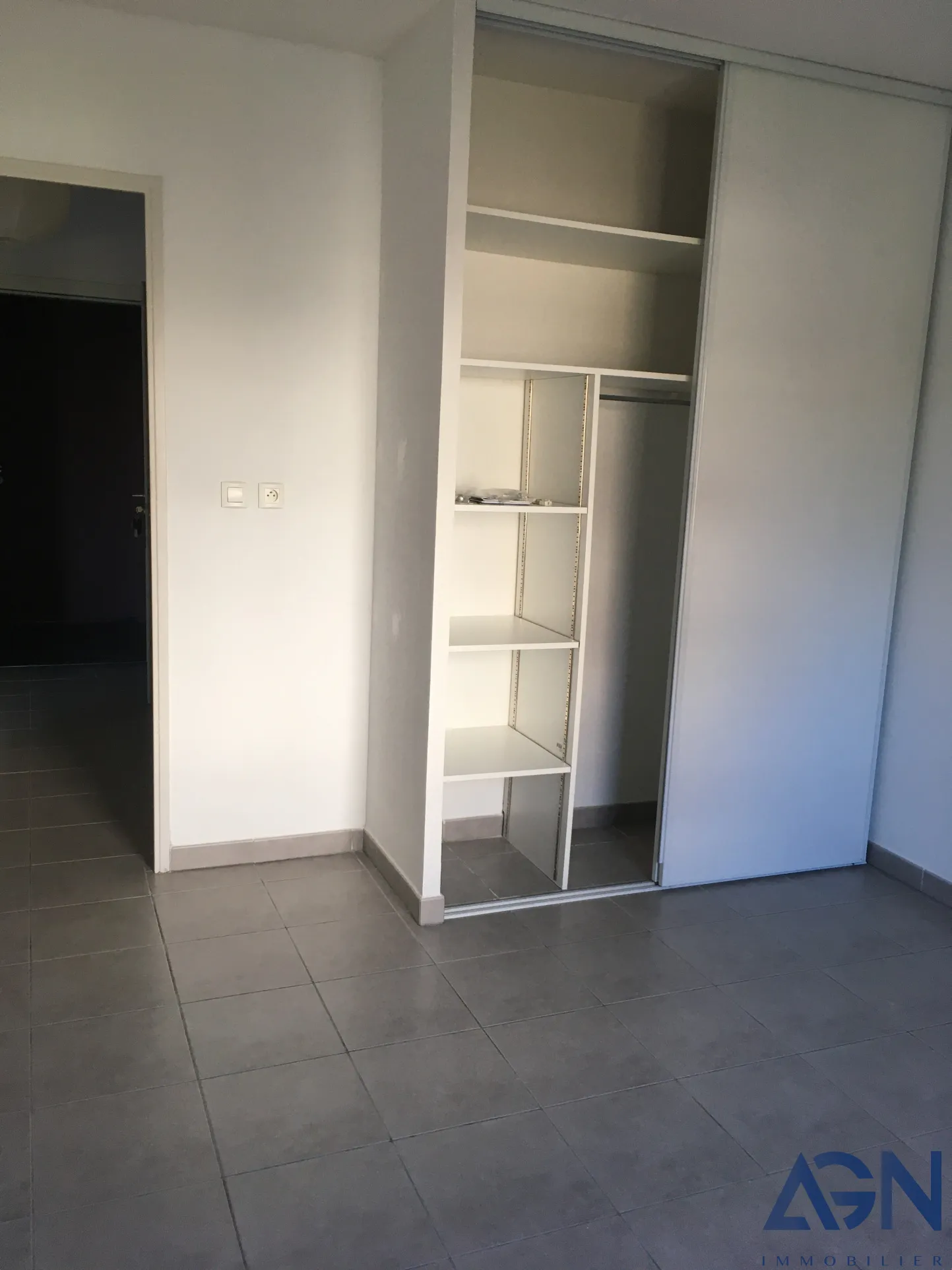 À vendre : Appartement T2 de 42,60 m² avec terrasse et garage à Montpellier 