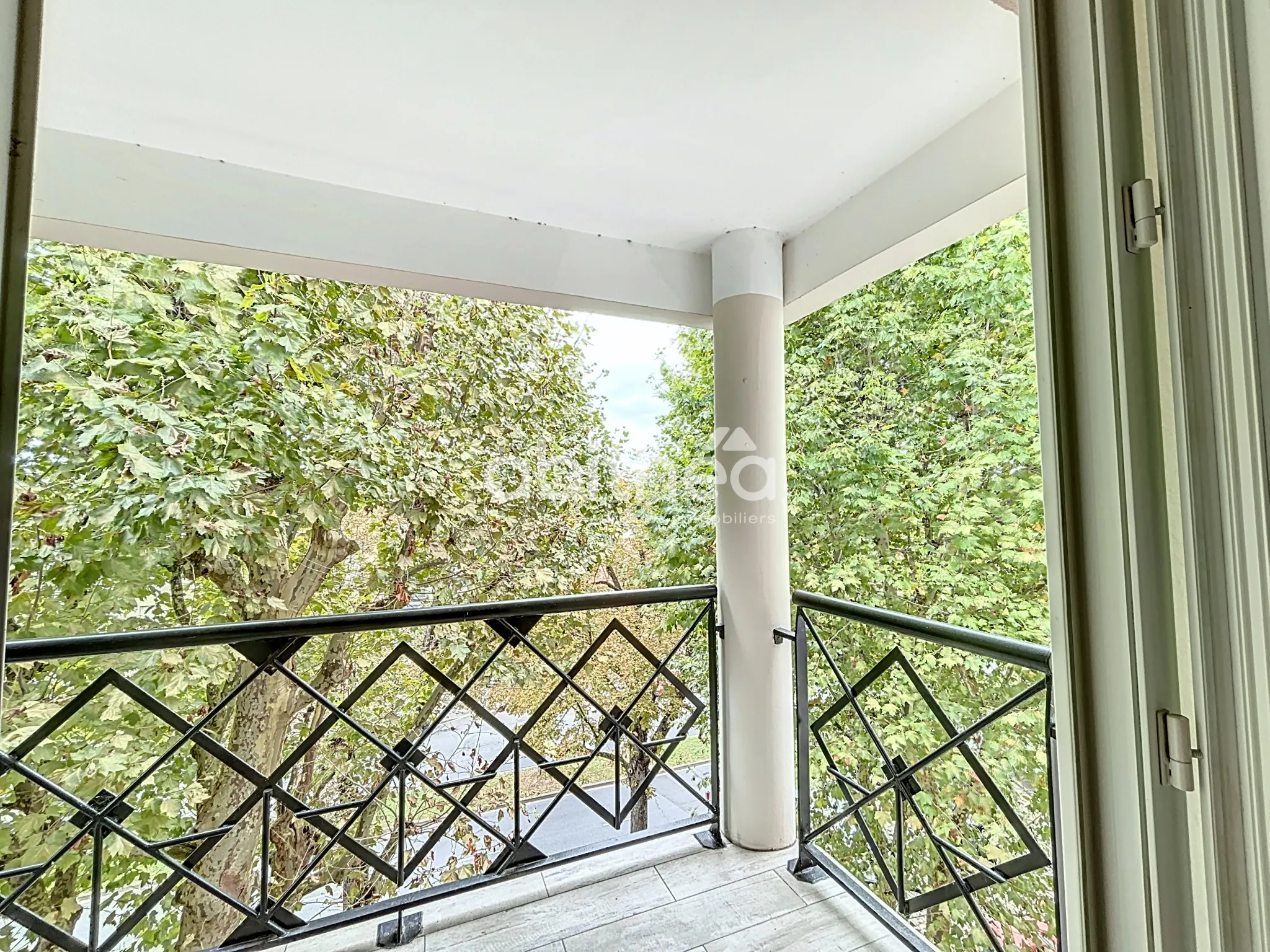 F2 à vendre à Choisy le Roi - 48 m² avec balcon et box de parking 