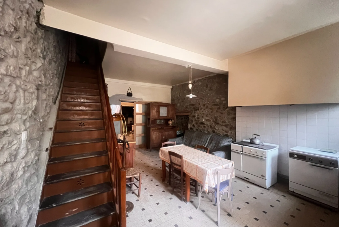 Maison de village à vendre à Arles sur Tech - 89 000 EUR 