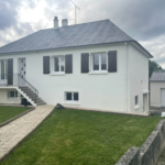 Maison familiale rénovée à Louverne avec garage et jardin