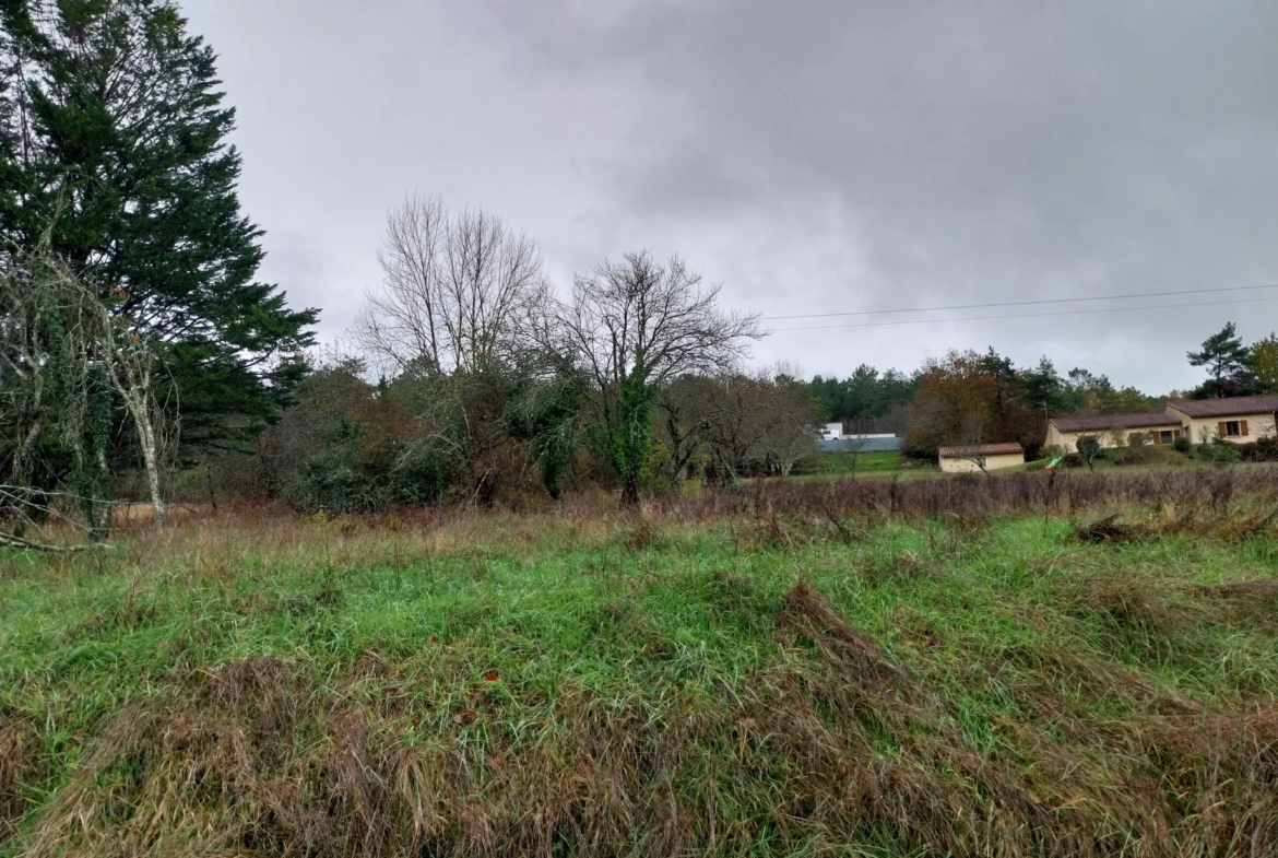 Terrain à bâtir sur plateau herboré à Château L'Evêque 