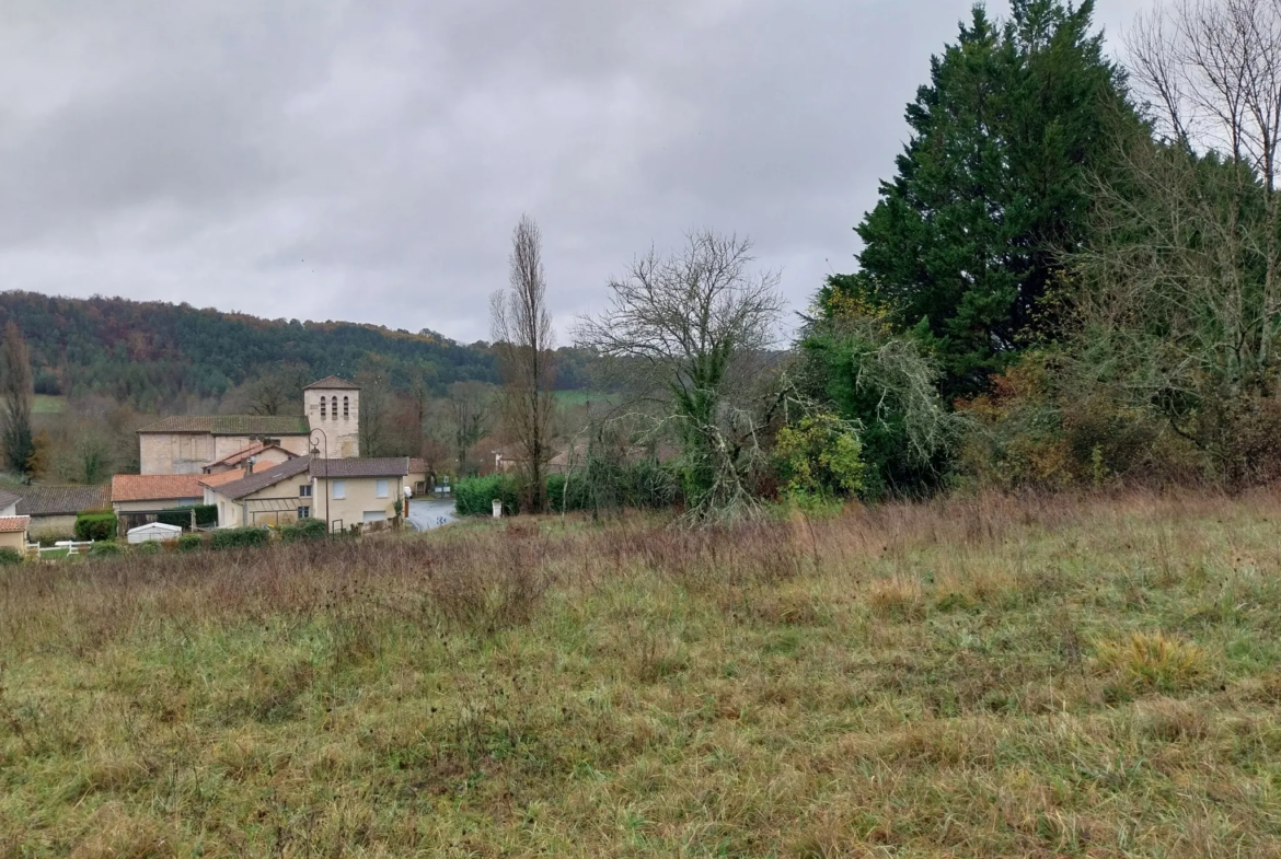 Terrain à bâtir sur plateau herboré à Château L'Evêque 