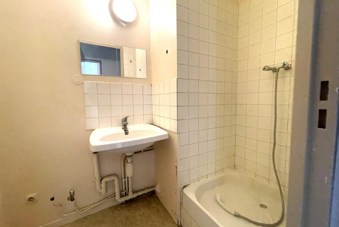 À vendre : Studio de 25 m² à Toulon avec parking 