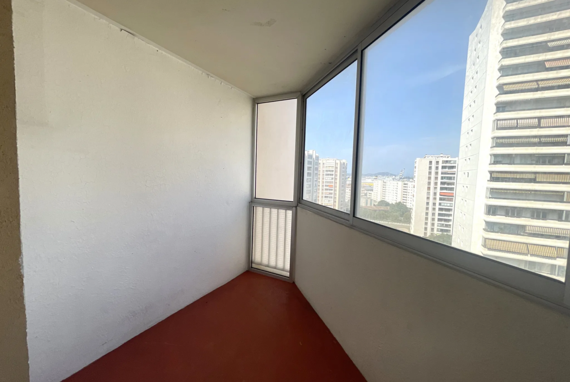 À vendre : Studio de 25 m² à Toulon avec parking 