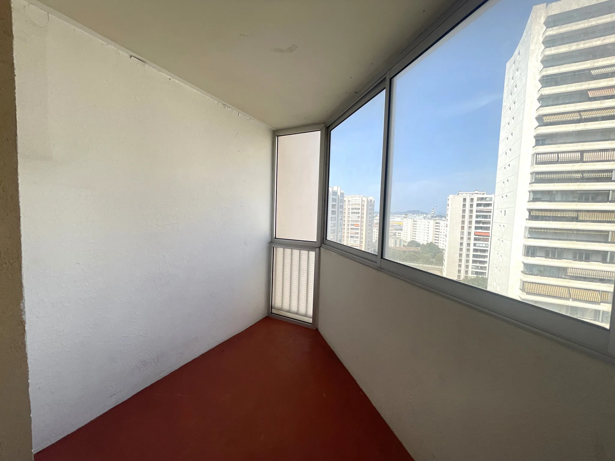 À vendre : Studio de 25 m² à Toulon avec parking 