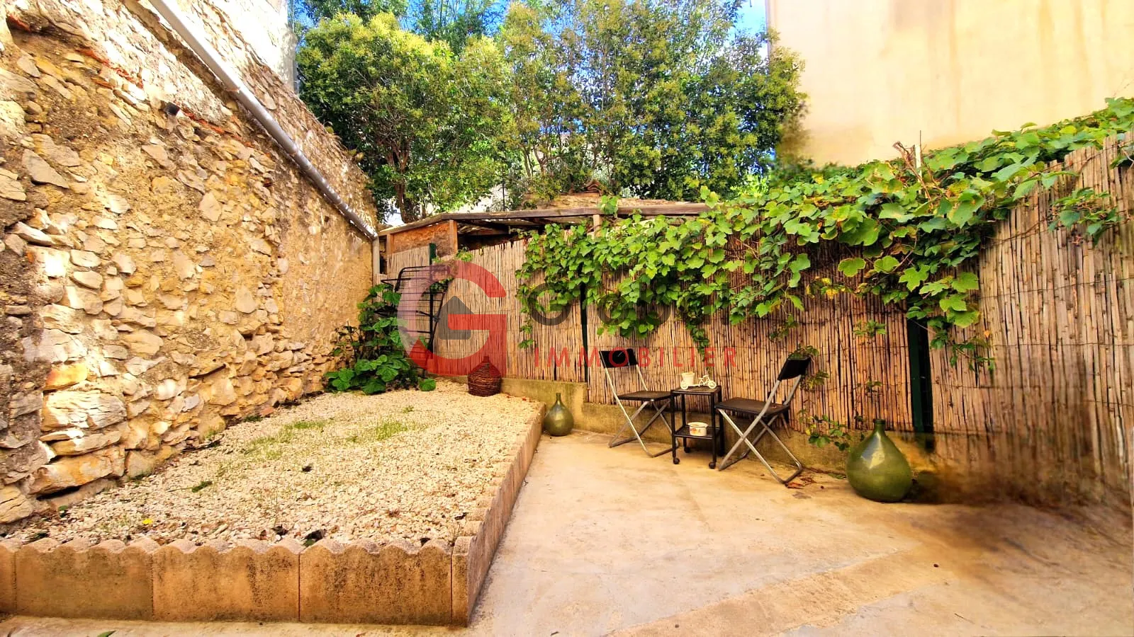 Appartement 3 pièces à vendre à Lançon-Provence avec cour et stationnement 