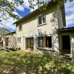 Charmante ferme avec 3 chambres et grand terrain à Bergerac