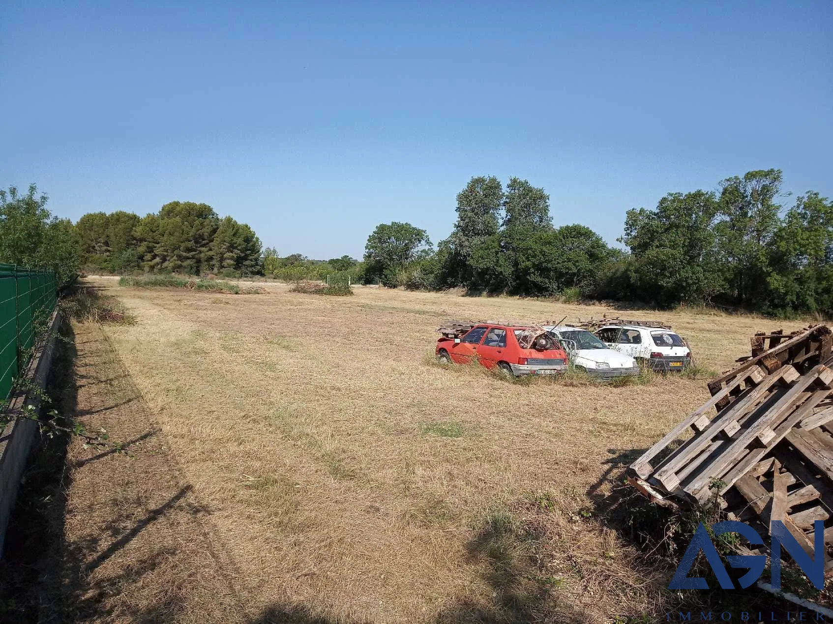 À vendre : grand terrain agricole de 6209m² à Bessan, borné et clôturé 