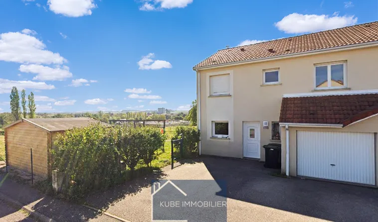 Maison de village avec 4 chambres à vendre à Delme 