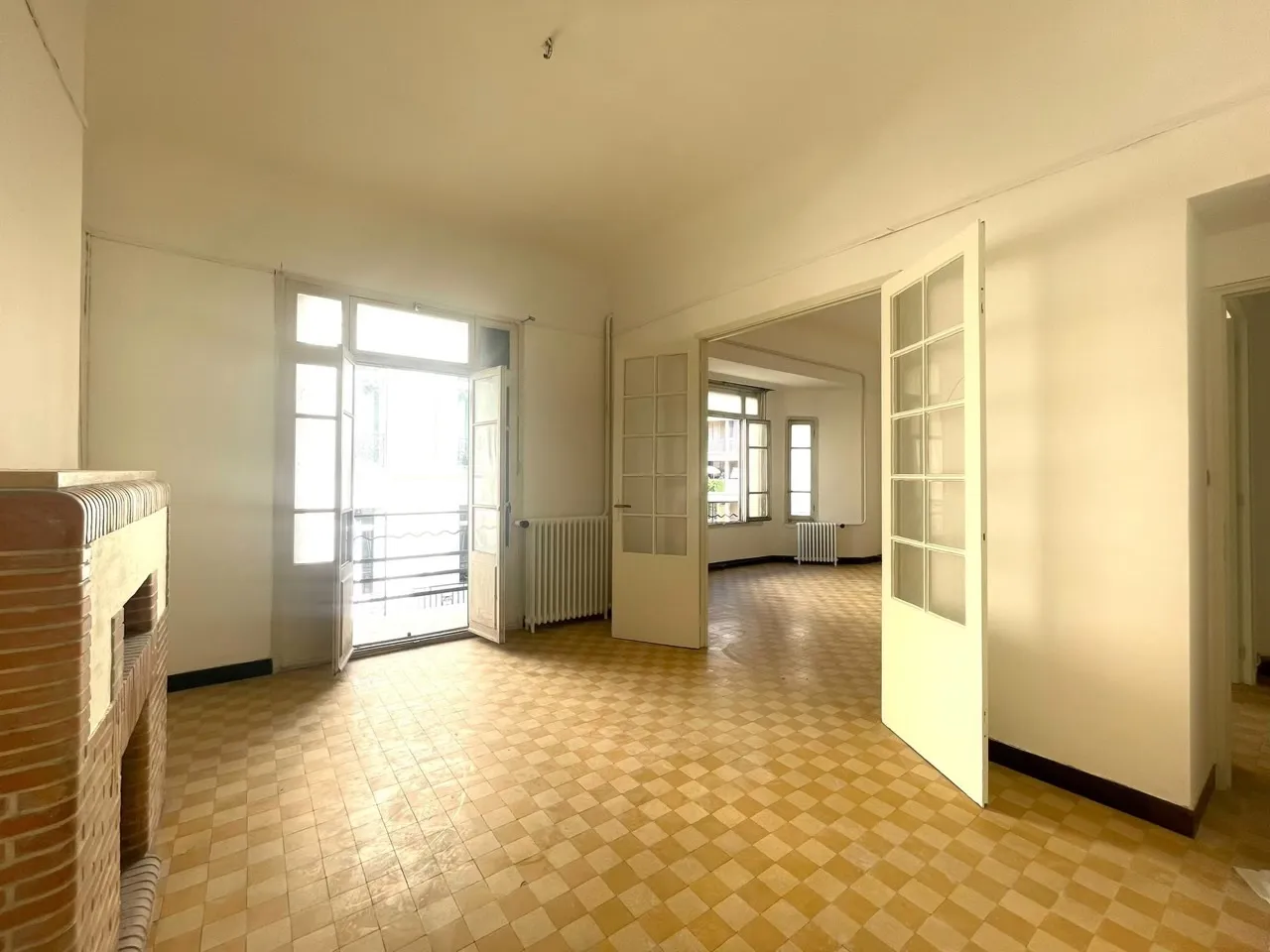 Bel Appartement Haussmannien à Vente à Toulon - 96 m² 