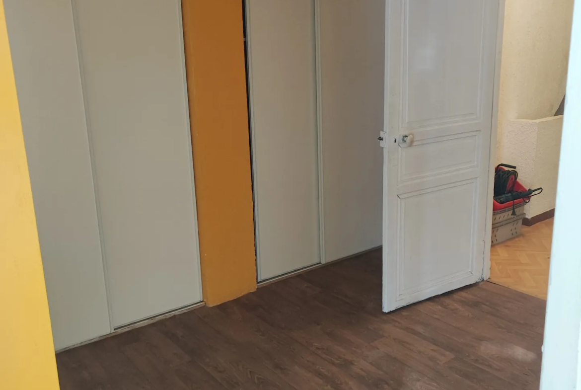 Maison à vendre proche de Narbonne avec 5 chambres 