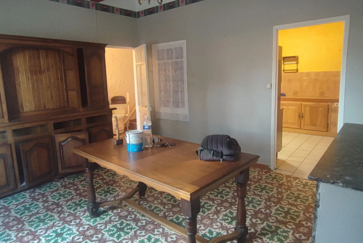 Maison à vendre proche de Narbonne avec 5 chambres 