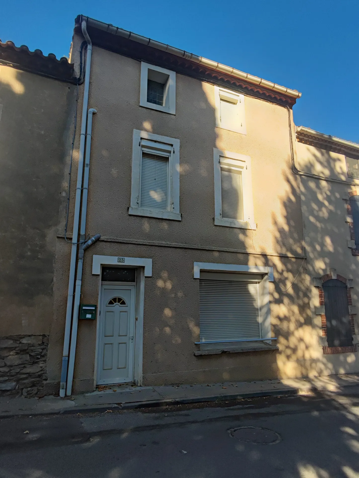 Maison à vendre proche de Narbonne avec 5 chambres 