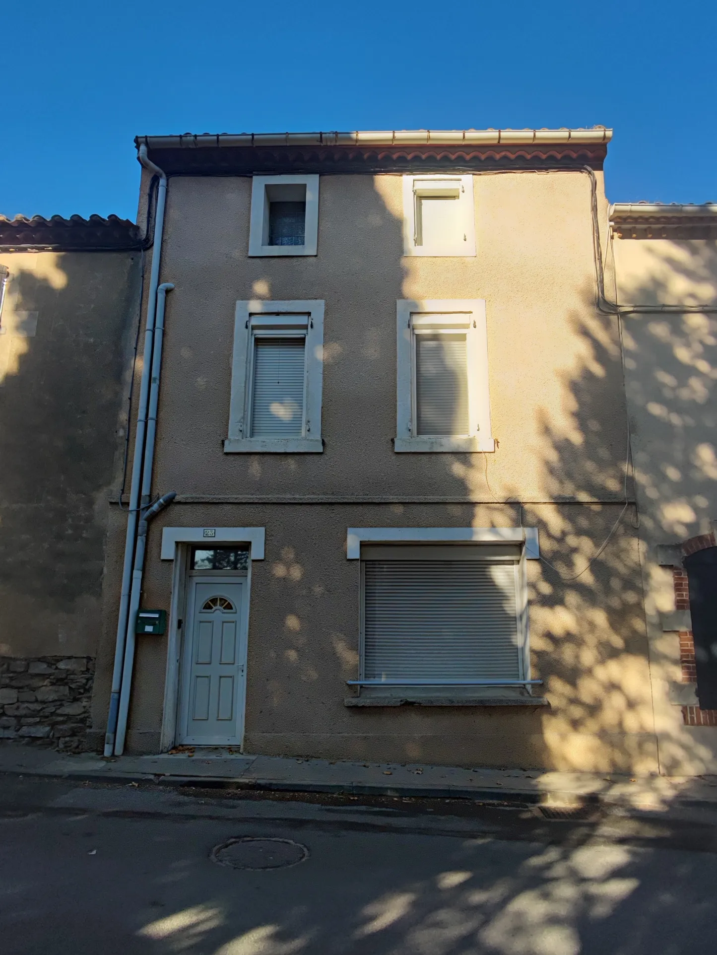 Maison à vendre proche de Narbonne avec 5 chambres 