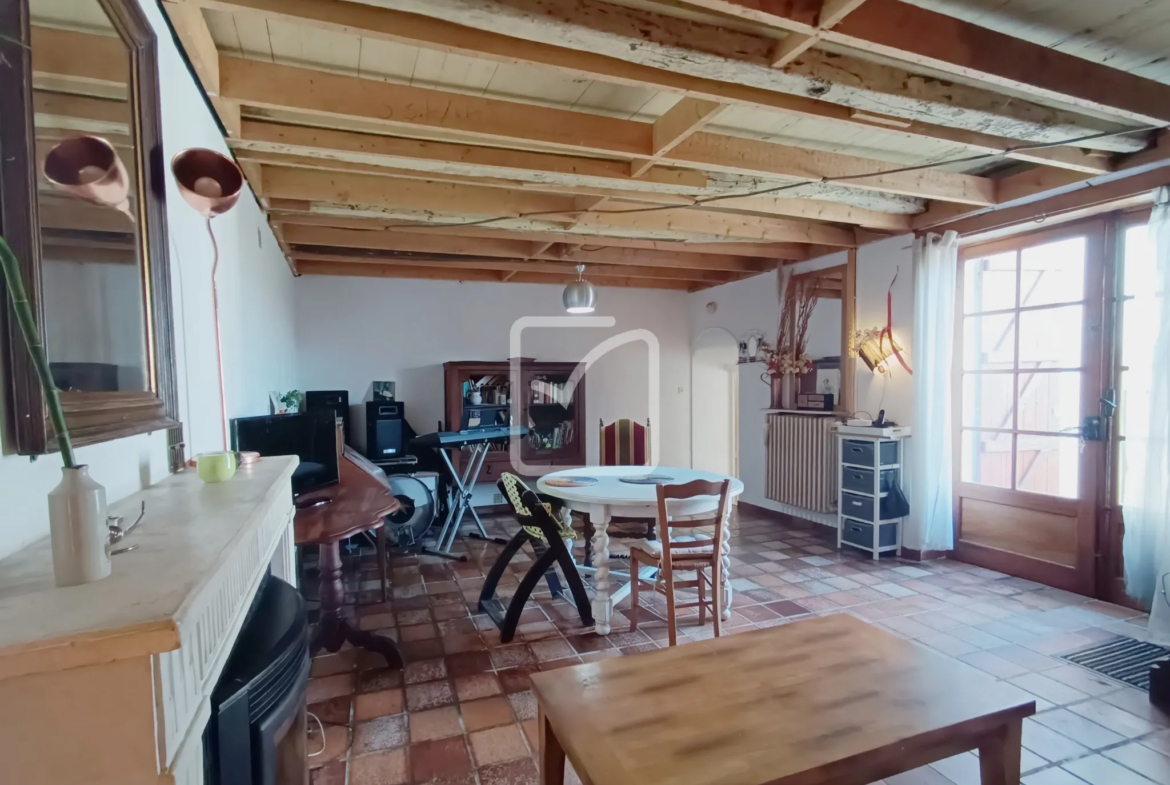 Maison de ville atypique à Ligugé avec jardin et vue dégagée 