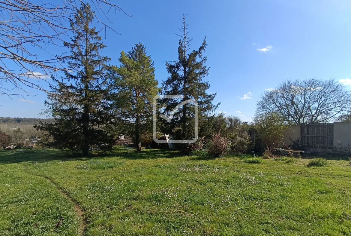 Maison de ville atypique à Ligugé avec jardin et vue dégagée 