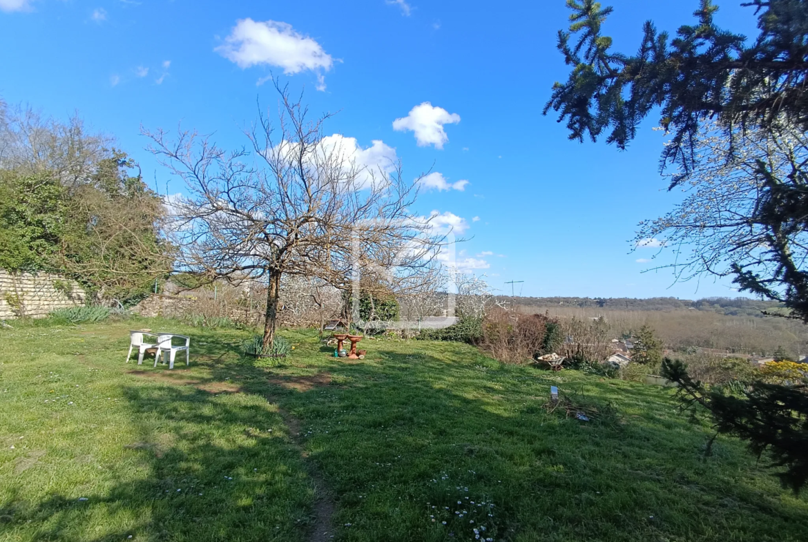 Maison de ville atypique à Ligugé avec jardin et vue dégagée 