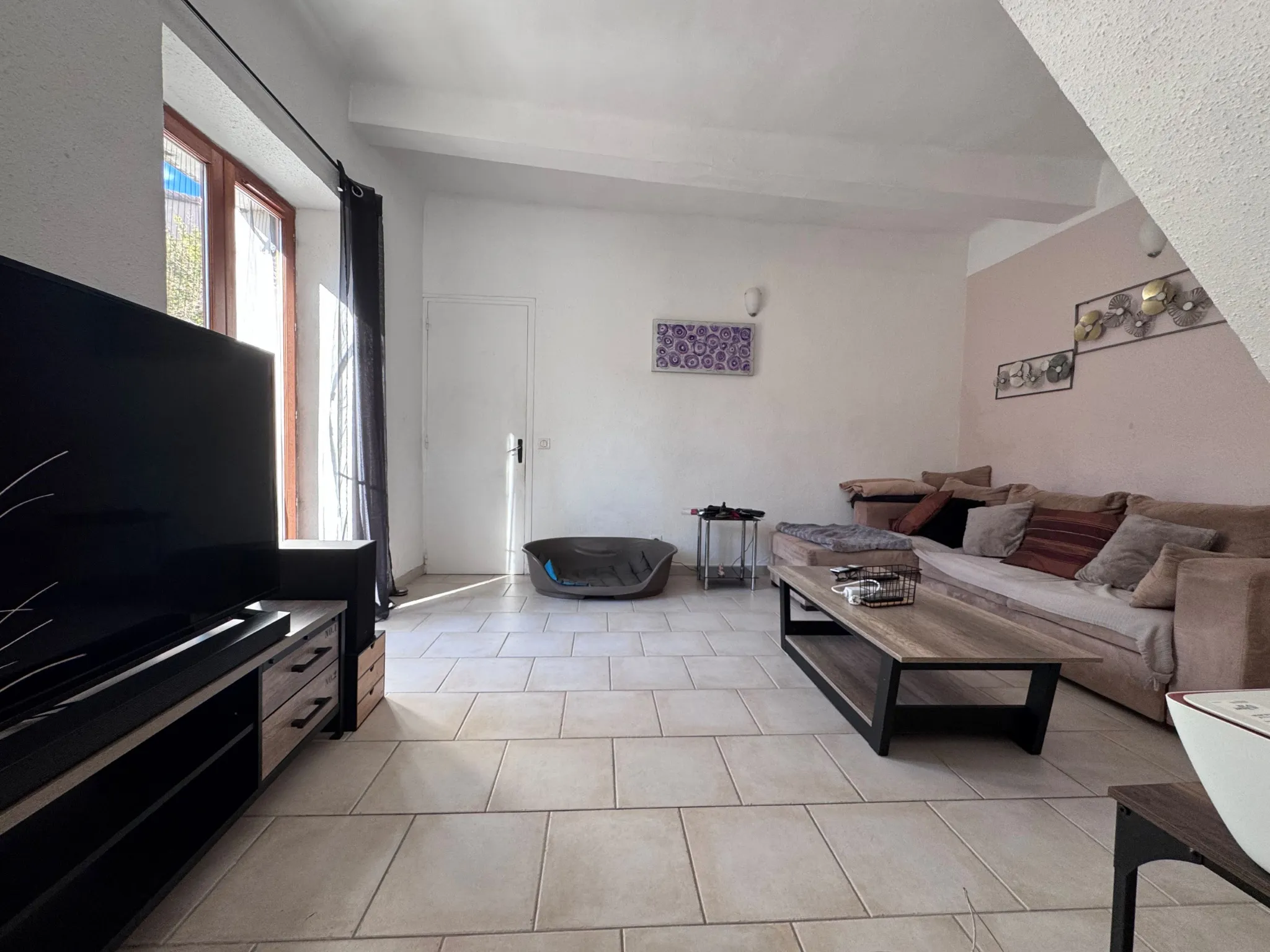 Maison avec 3 appartements à vendre à Peyrolles en Provence 