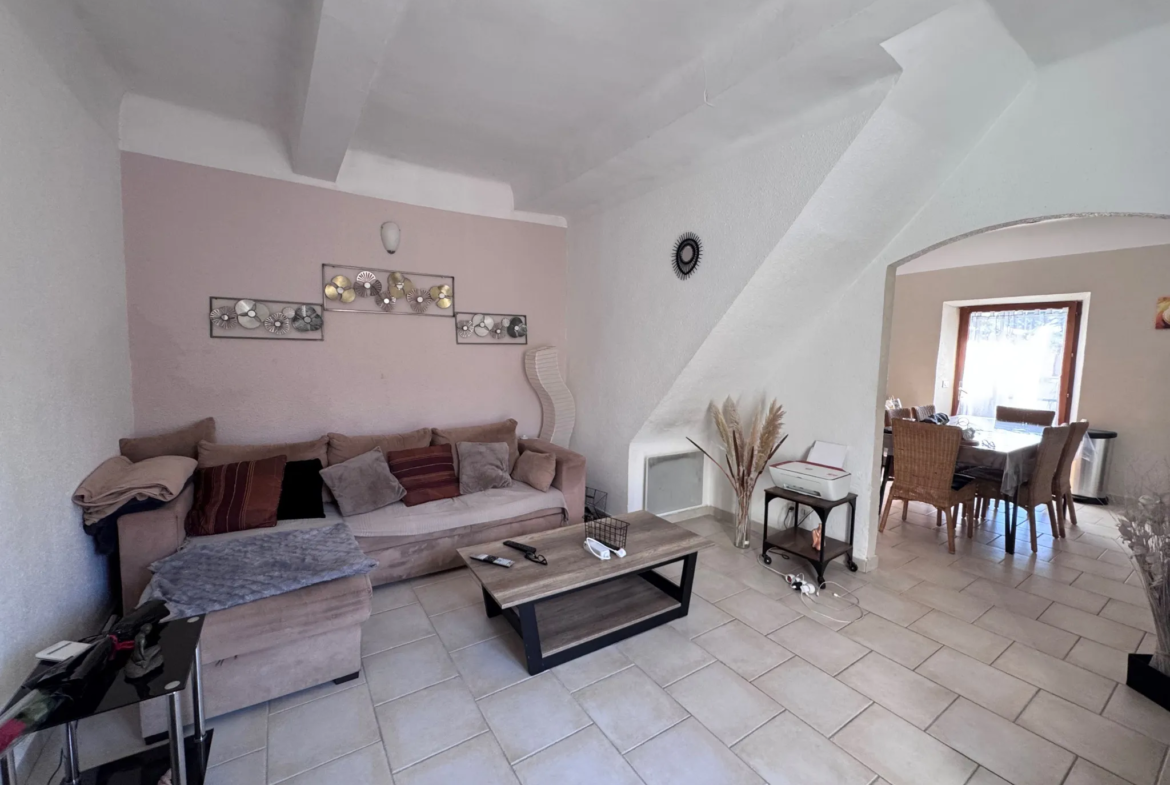 Maison avec 3 appartements à vendre à Peyrolles en Provence 