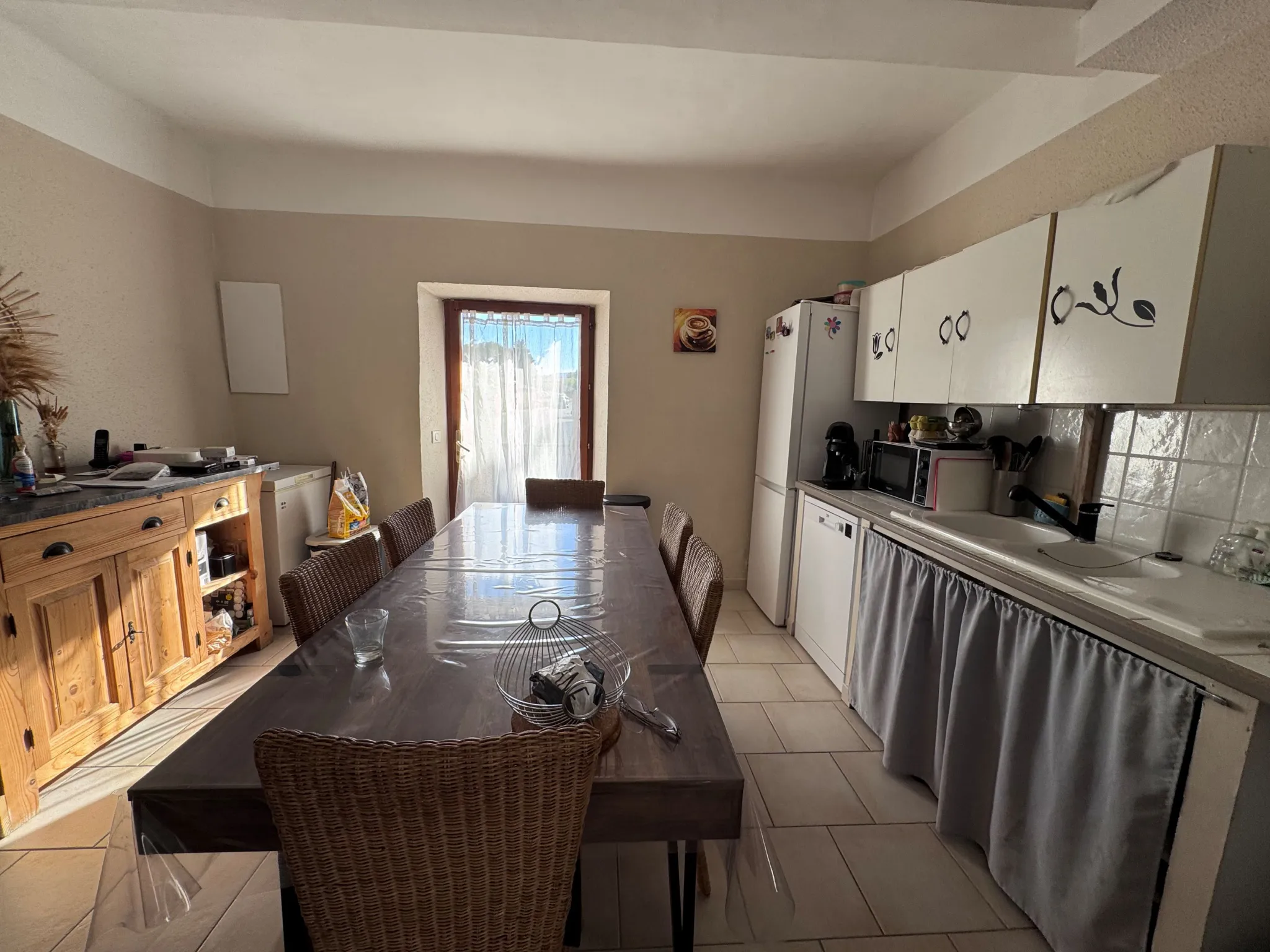 Maison avec 3 appartements à vendre à Peyrolles en Provence 