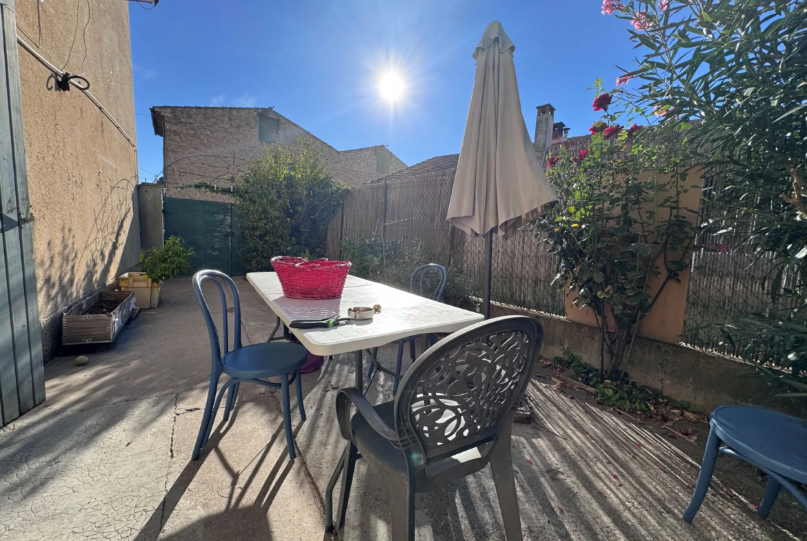 Maison avec 3 appartements à vendre à Peyrolles en Provence 