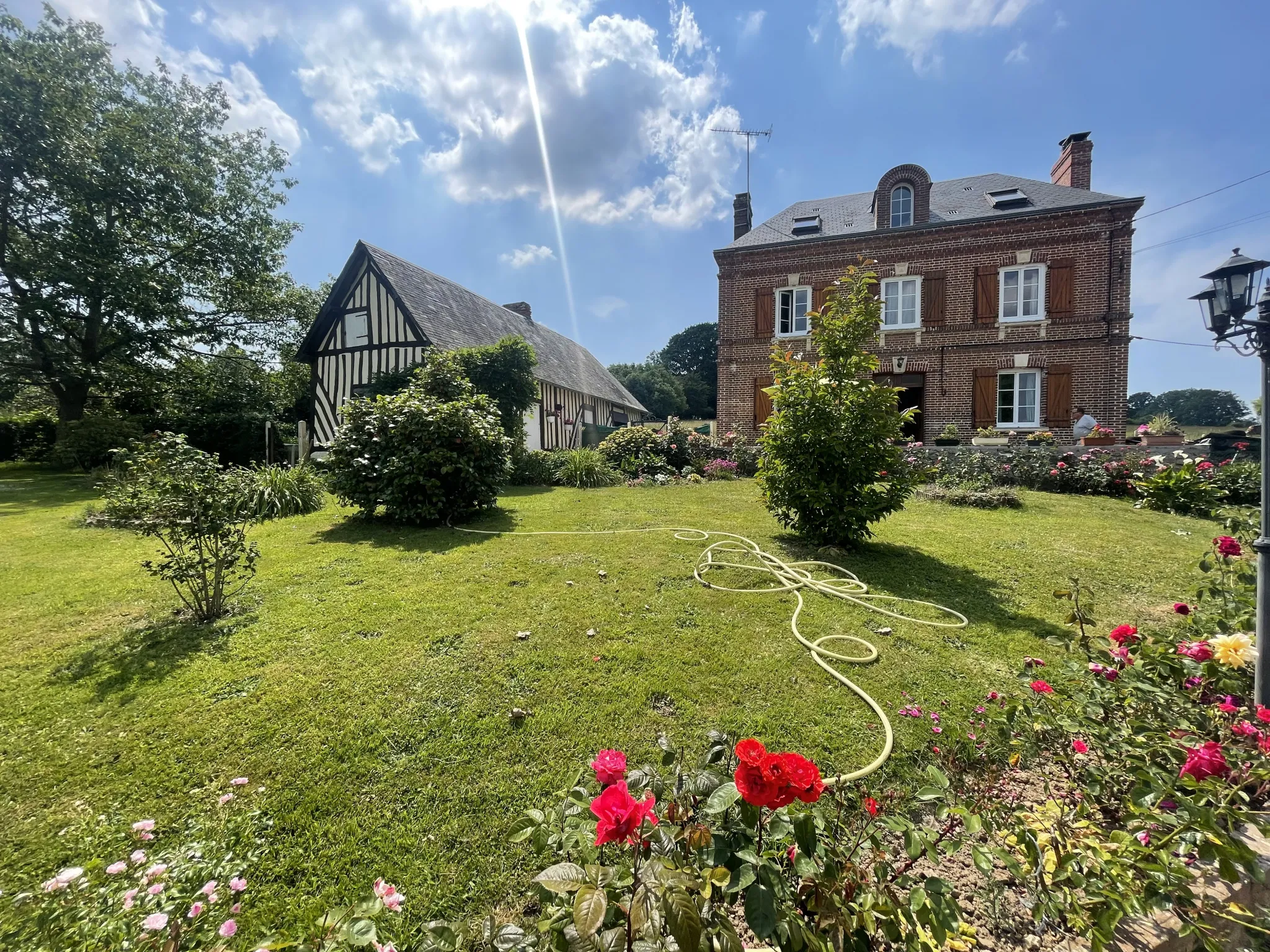 Propriété familiale de deux maisons à Montviette - 1673 m² de terrain 