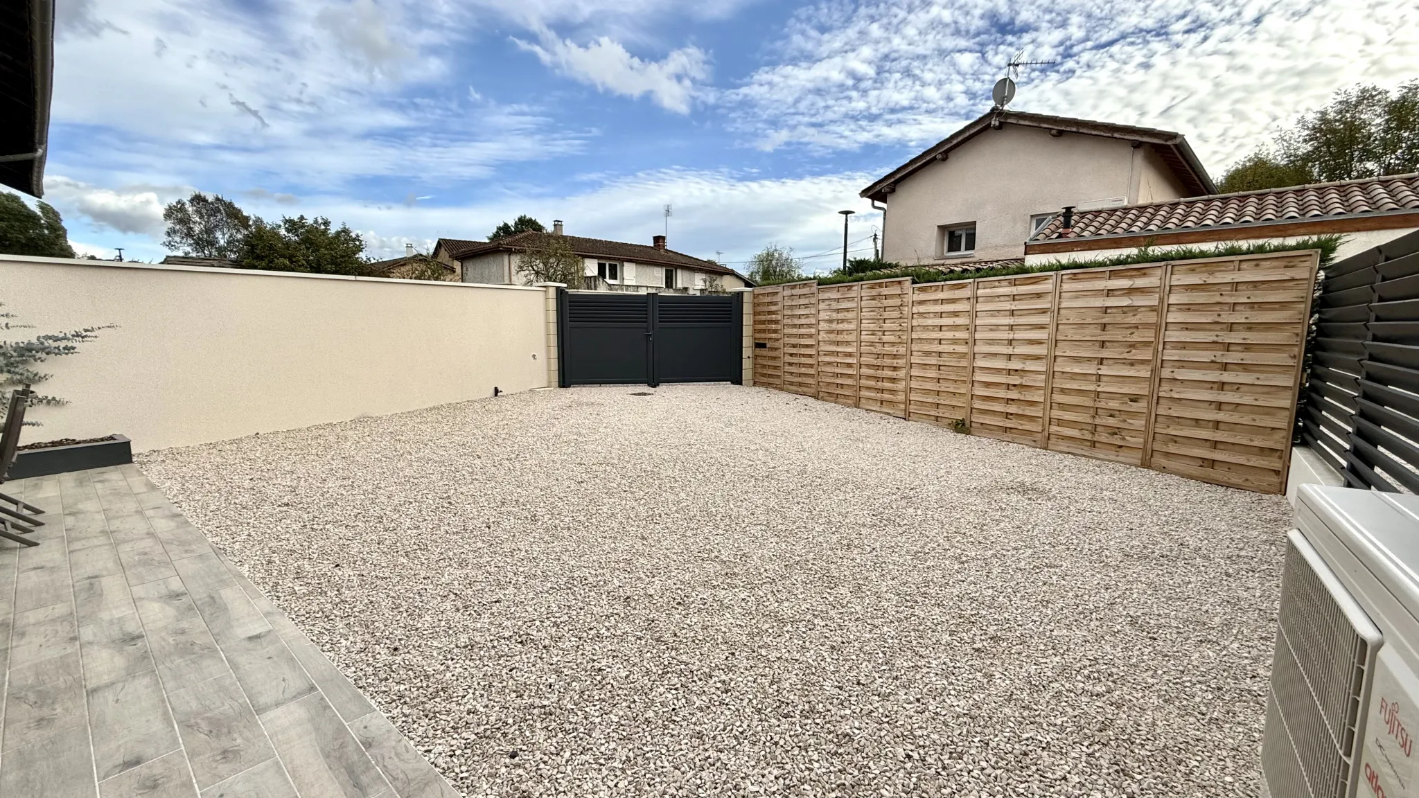 Maison 3 pièces entièrement rénovée à Messimy-sur-Saône 