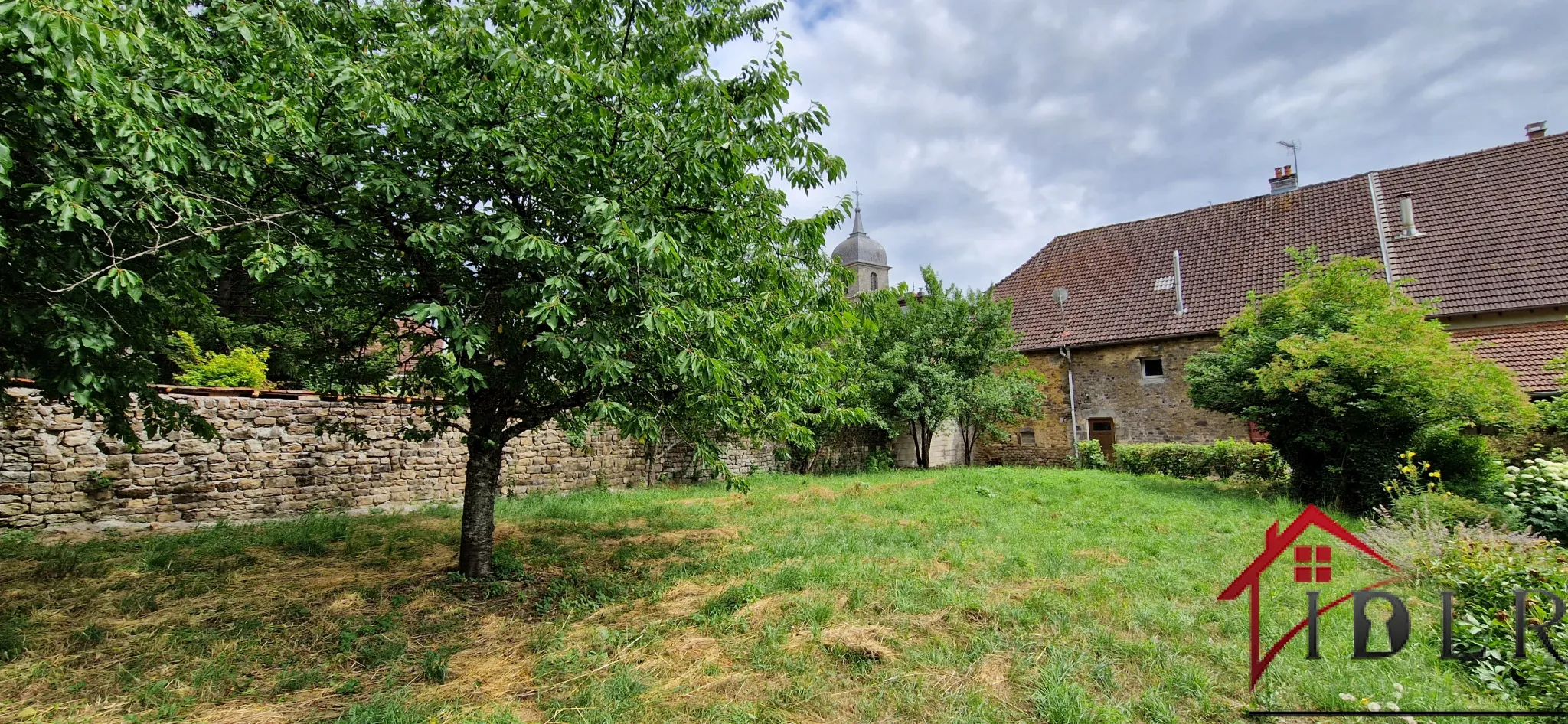 Maison de Village de 106 m² à Preigney avec Jardin 