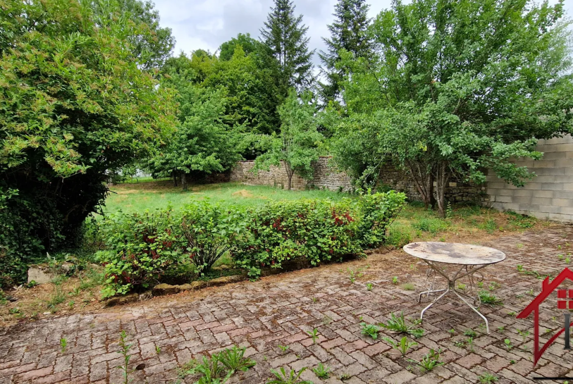 Maison de Village de 106 m² à Preigney avec Jardin 