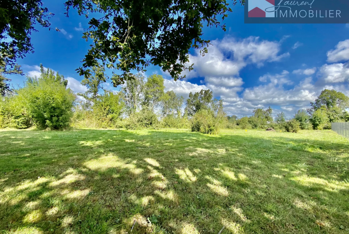 À vendre : Terrain à bâtir de 1 479 m² à Pont de Vaux 