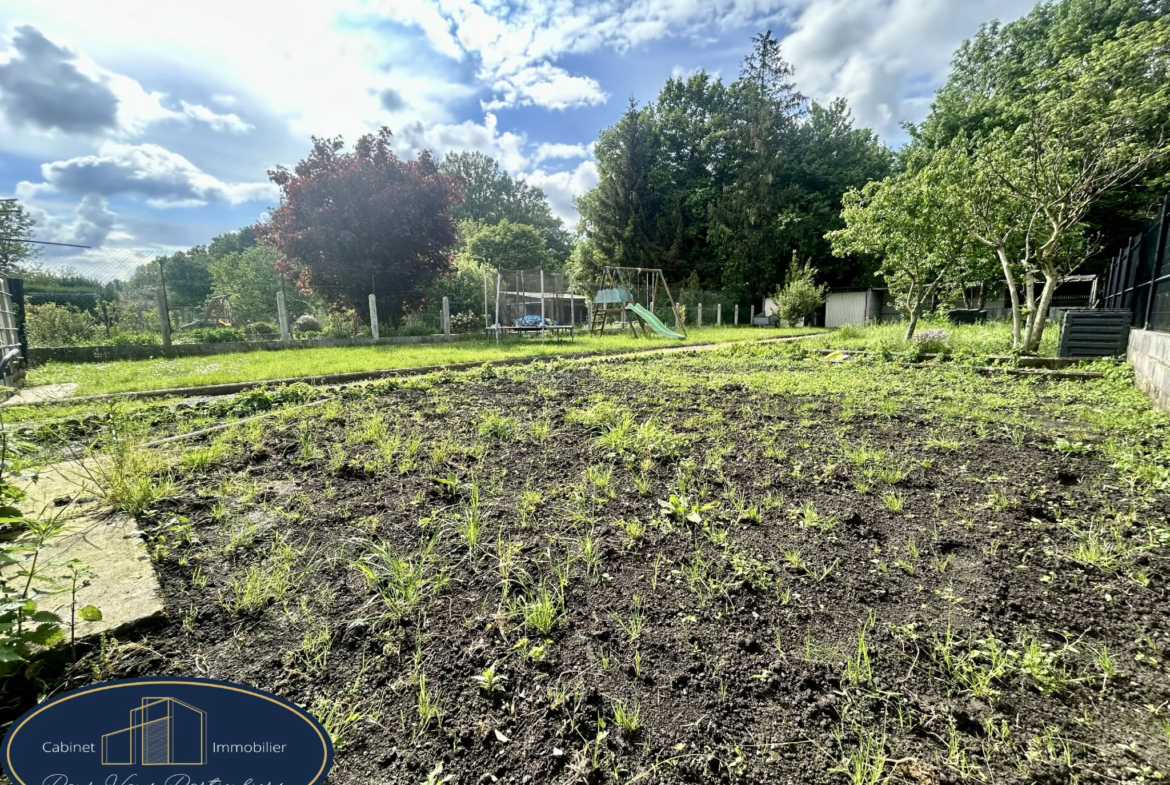 Maison Individuelle 5 Chambres avec Jardin et Garage à Raismes 