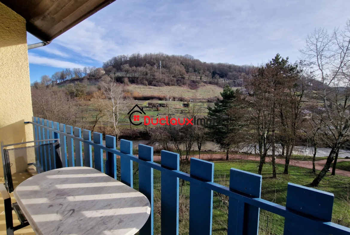 DUPLEX de 118 m² à Aurillac avec balcon et garage 