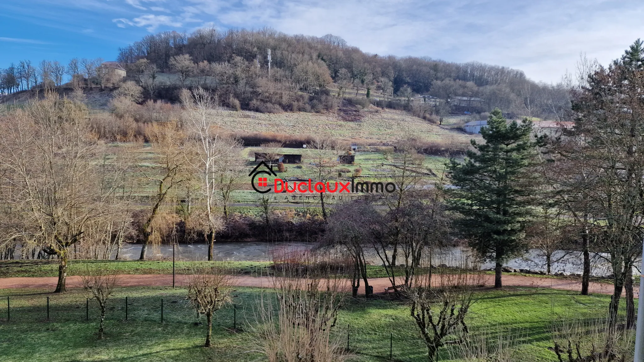 DUPLEX de 118 m² à Aurillac avec balcon et garage 